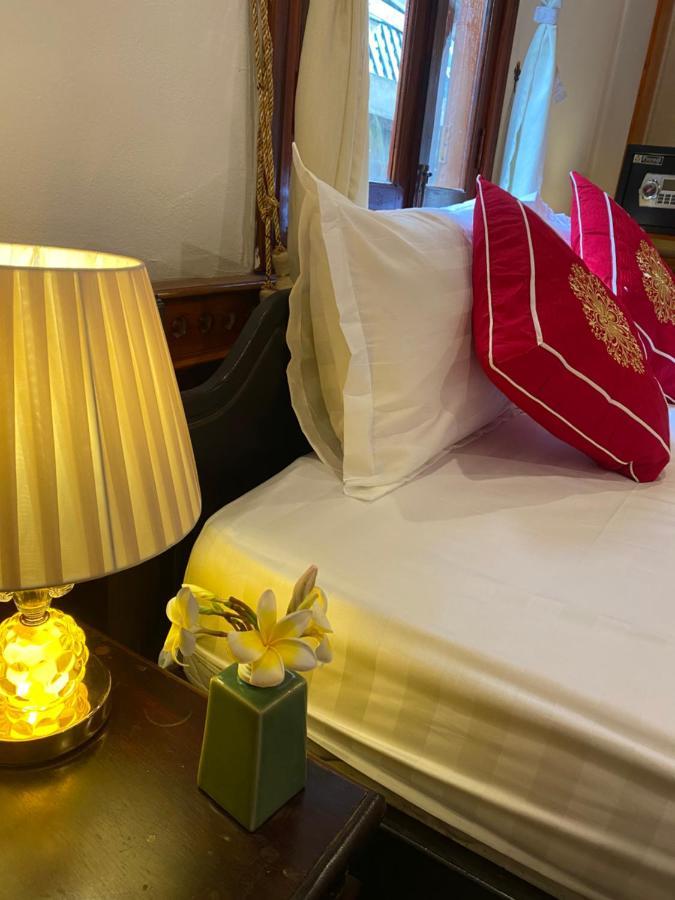 Golden Lotus Boutique Hotel Luang Prabang Luaran gambar